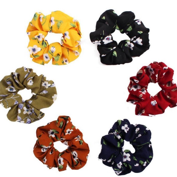🌻4Trendy Floral Hair Scrunchies🌻 - Picture 2 of 7